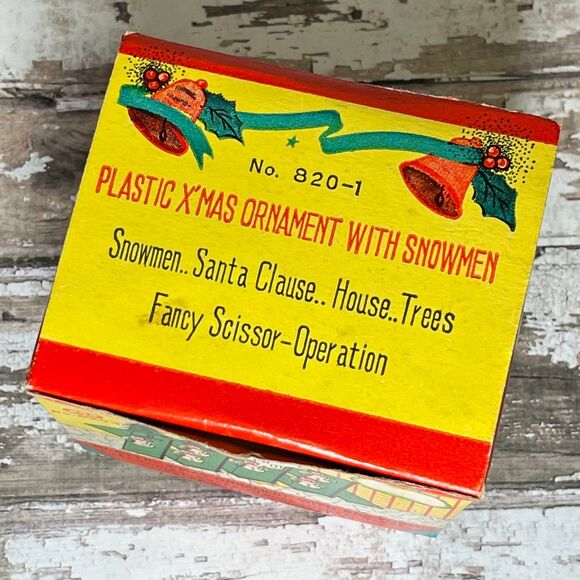 Vintage Christmas Plastic Ornament Snowman Scene Scissor Expansion - Picture 11 of 12